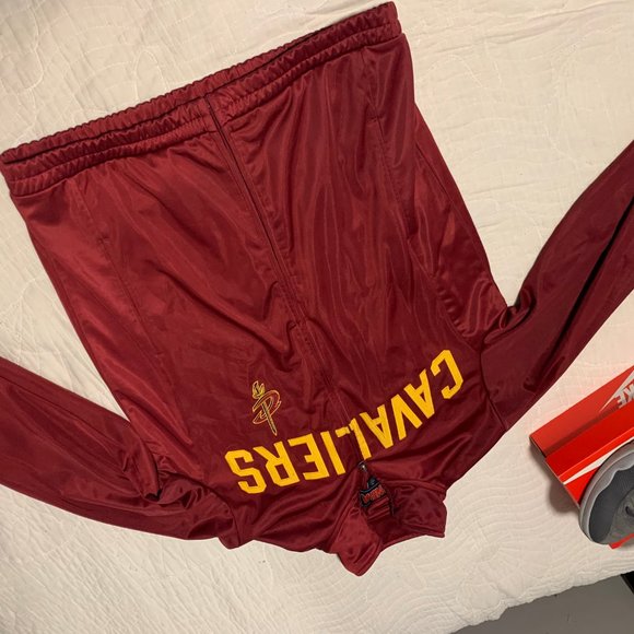 Cleveland Cavaliers Basketball Track Jacket - Picture 2 of 2